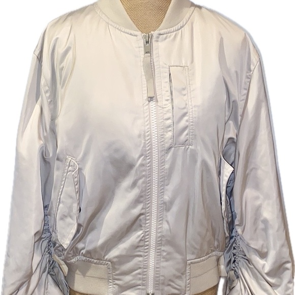 VINCE fabulous light beige bomber jacket with warm lining, size Large - Picture 3 of 16